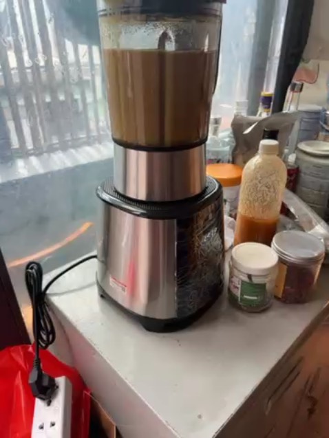 máy tốt, sữa mịn. Nhưng quá ồn.
Tưởng chạy xe phân khối lớn trong nhà