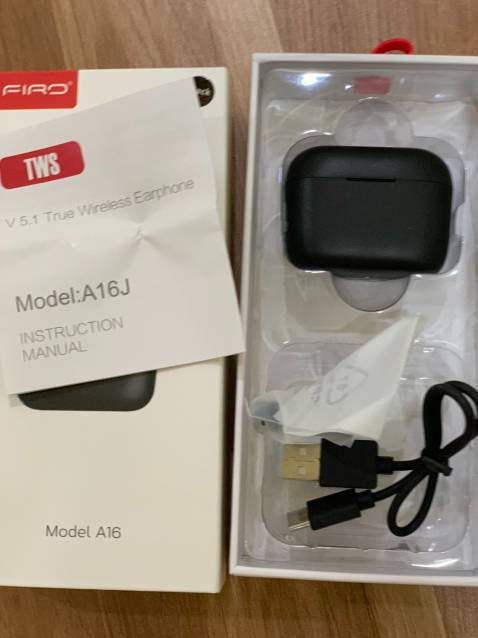 Giao hàng nhanh, đóng gói cẩn thận, mẫu mã đẹp,kết nối ổn định và âm thanh rất hay. Mình mua nhiều đồ điện tử trên tiki rồi và lần nào cũng rất hài lòng...