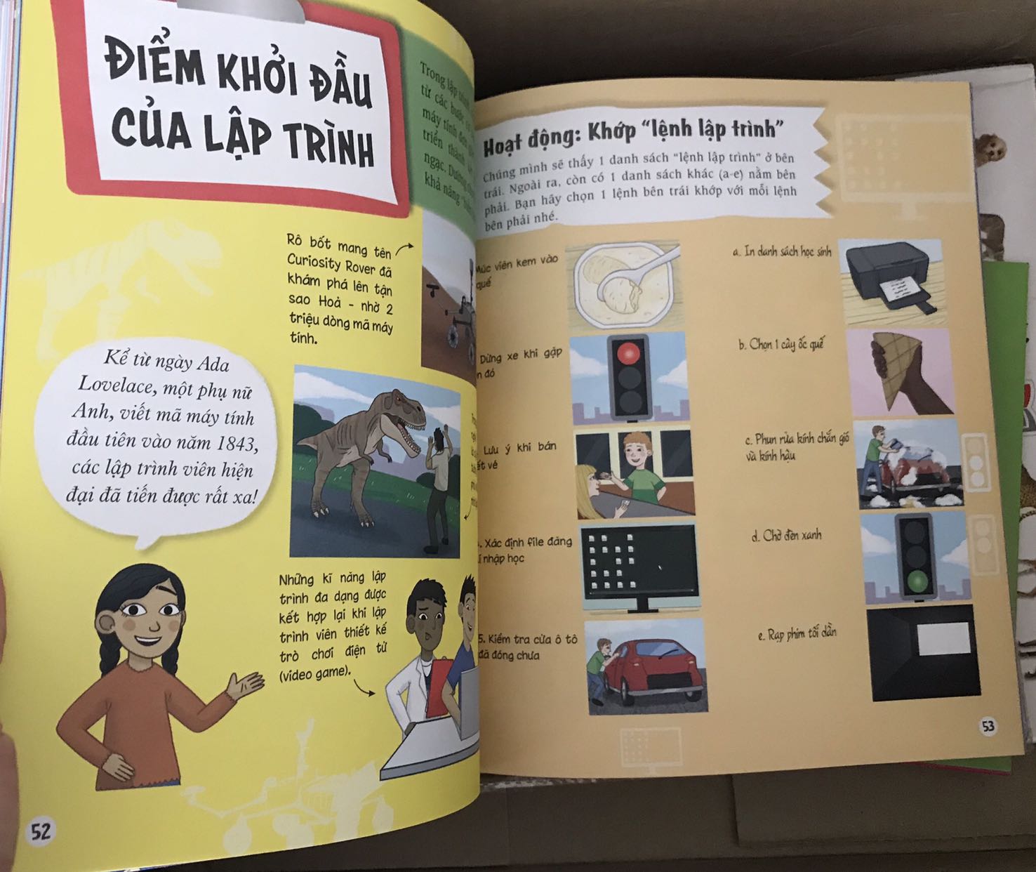 Sách hay, giúp bé hình dung về công việc của lập trình viên. Phù hợp cho bé từ 7-8 tuổi trở lên, bé nhỏ quá thì chưa nên mua.