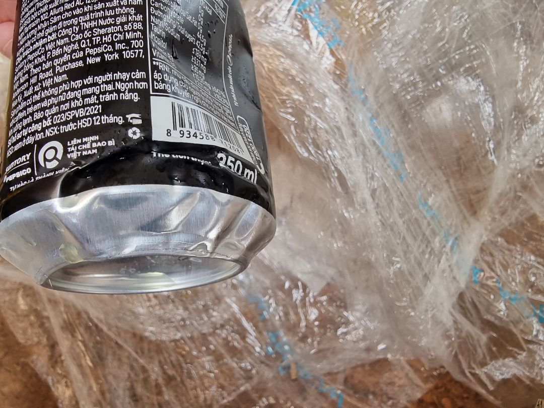 Là hàng do Tiki Trading phân phối nhưng đóng gói quá sơ sài. Hàng giao tới nơi bể rất nhiều ***, xì nước kiến bu tùm lum thùng giấy. Nhưng mình không có nhà nên không kiểm tra được. Bên nhãn hàng nước tăng lực Monster cũng do Tiki đóng gói thì có lớp giấy dày bảo vệ. Hy vọng Tiki chấn chỉnh lại quy cách đóng gói.