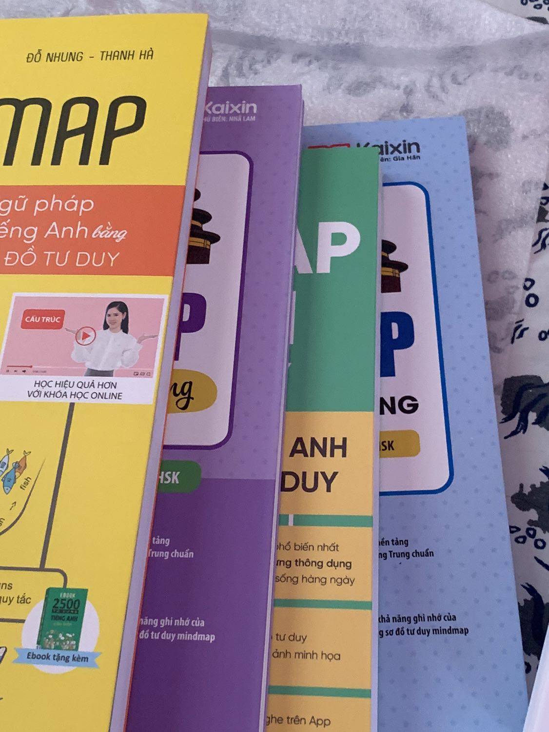 Nhìn chung dịch vụ lẹ . Tốt 
Giá cả hợp lý 
Đóng gói chưa kĩ hay nhiều lớp nhma rất uy tín . 
Sách ko hề bị méo mó , trầy méo mẻ góc viền ❤️🤓 
Lần sau lại ủng hộ tiếp ạ MCBOOKS mãi đỉnh