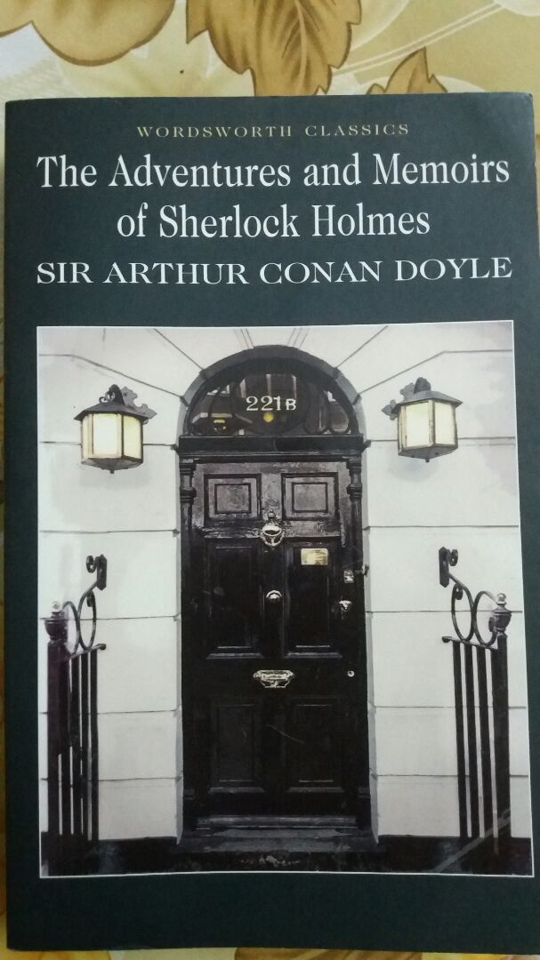 Bìa đẹp, giấy vàng nhưng vẫn sáng và chắc chắn, in rõ chữ, không bị xuyên thấu, có hình minh họa. So với các loại sách Anh ngữ khác thì giá rất rẻ. Mình định mua cuốn này đọc để học hỏi cách viết tiếng Anh cho hàn lâm, mà có mấy kiểu ngữ pháp đọc vào chả hiểu gì cả nên phần lớn chỉ học được từ mới thôi.