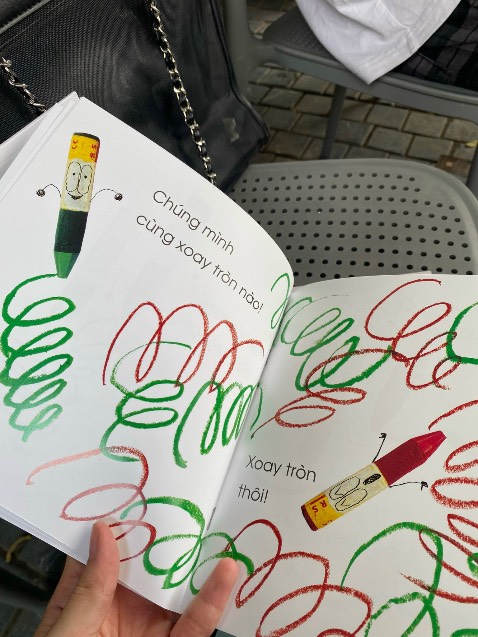 sách chính hãng giấy mới an toàn ko bị đau tay con và thấy con hào hứng