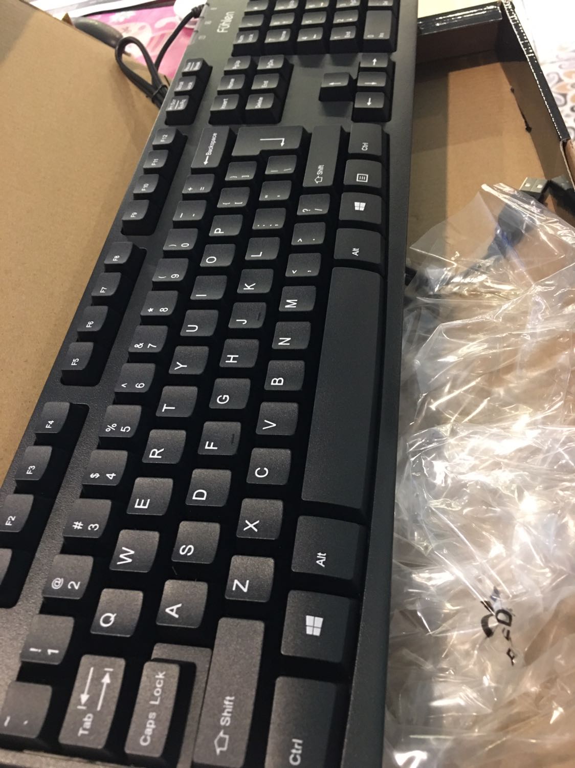 Hàng xịn sò, gõ phím êm nhạy, đóng gói cẩn thận, vơi giá tiền như vậy ok.
Mới khui tức thì gõ đã cái tay ???☺️