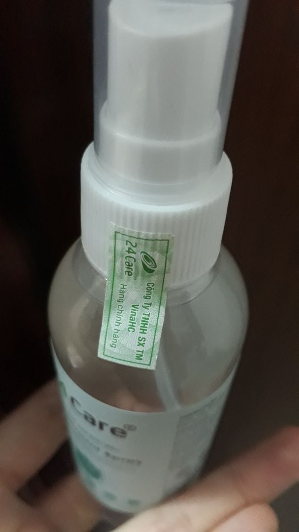 Đầu xịt tốt, bao bọc hàng kĩ lưỡng, chai có tem niêm phong đàng hoàng. Xịt chỗ ngồi làm việc thơm phức cả phòng luôn. Mình còn lấy xịt trong phòng tắm, xịt đủ mọi chỗ  khác nữa, tiện ghê