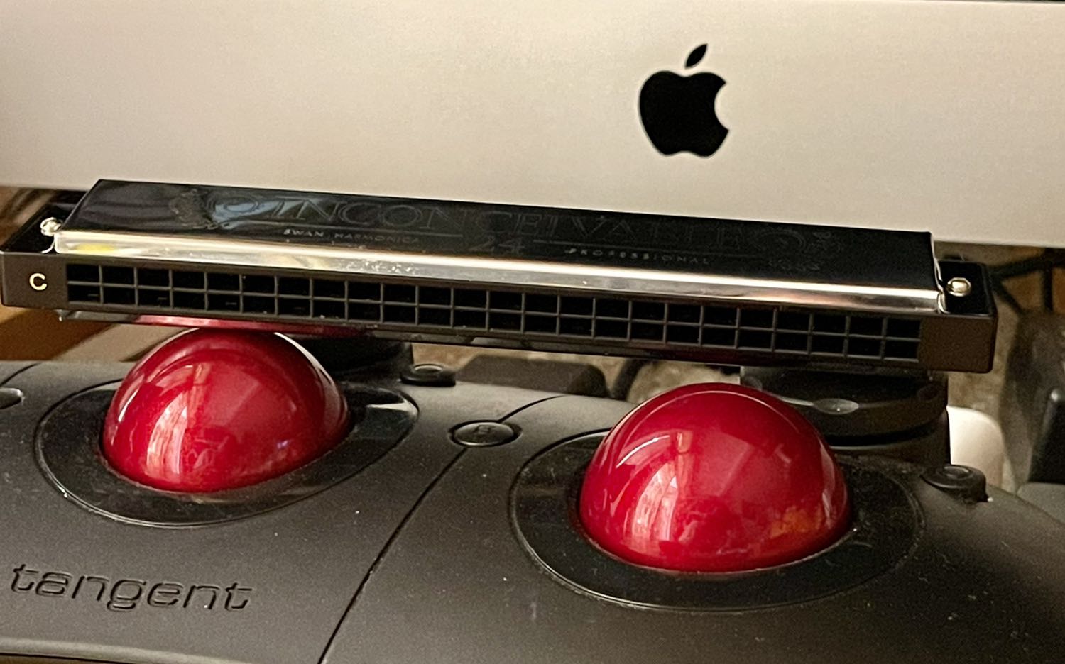 Hàng đúng như thông tin đã đăng, chất lượng tốt, âm thanh hay, đáng mua chất lượng tốt so với tầm giá quá rê.