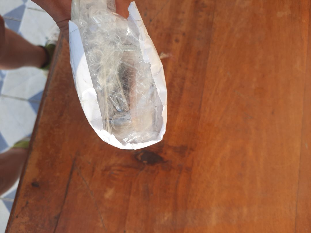 giao hàng thiếu đặt 2 bình mà shop giao 1 nhắn tin yêu cầu giao thêm shop trả lời cho qua chuyện không giải quyết yêu cầu phản hồi từ người mua hàng