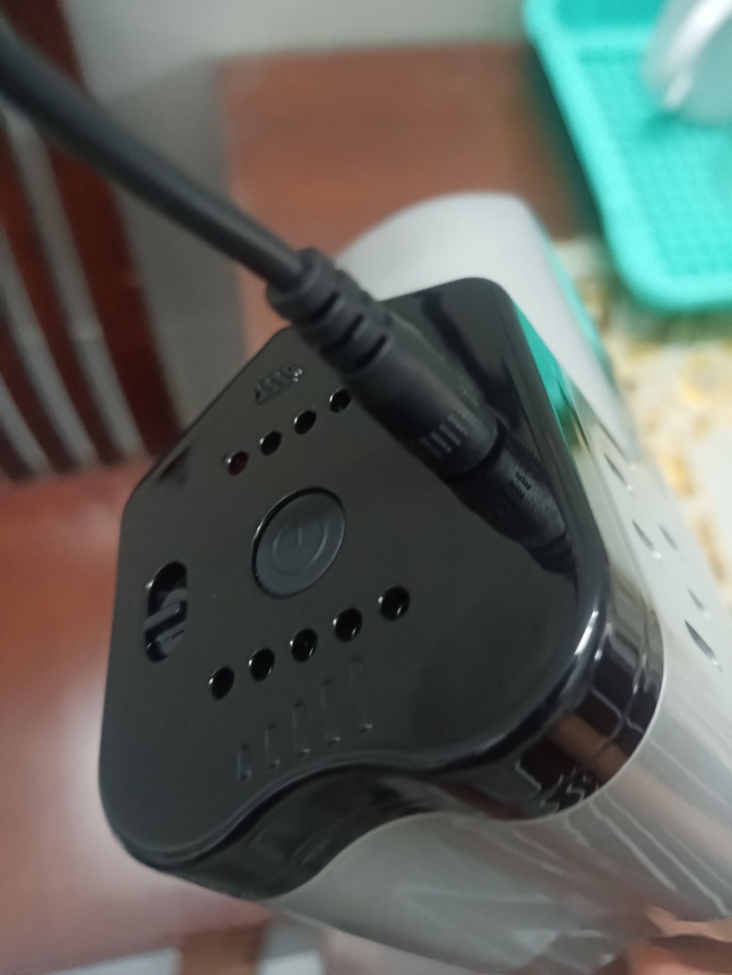 Hộp bọc kín đáo. Có dán tem. Ban đầu làm ăn có trách nhiệm. Máy khởi động tốt.