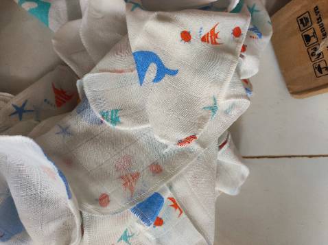 Hình dáng đẹp, âm thanh tạm ổn, shop tư vấn nhiệt tình