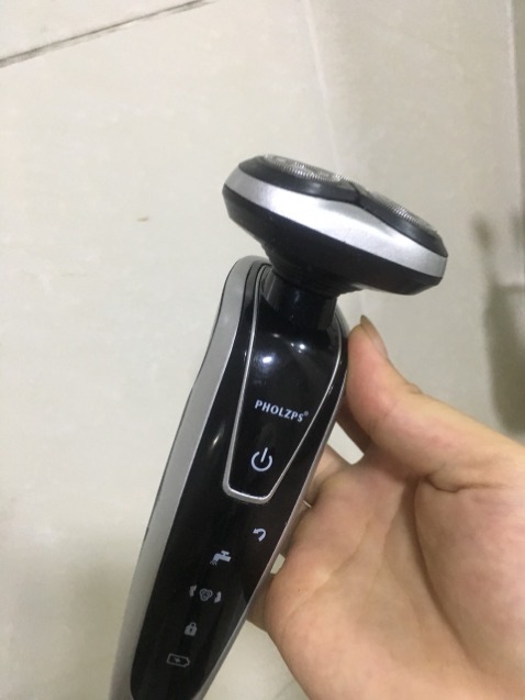 Khoảng 1 -2 ngày là nhận được, giao hàng cực nhanh phải nói là siêu nhanh. 
Máy cạo râu đỉnh thật. Hàng ok đẹp lắm ưng lắm lun ý sẽ ủng hộ shop.