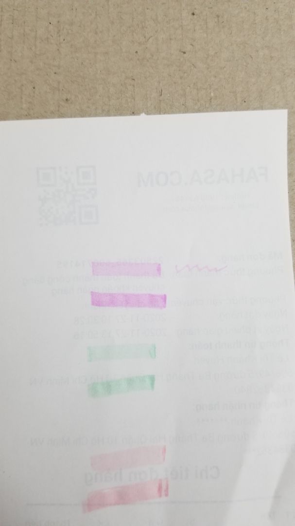 vỏ bút đẹp và cầm chắc tay. Màu tím đúng tông pastel, không đậm không nhạt. Khi tô sẽ hơi đọng mực lại ở phía cuối nếu đè mạnh và giữ. Nhìn chung rất hài lòng