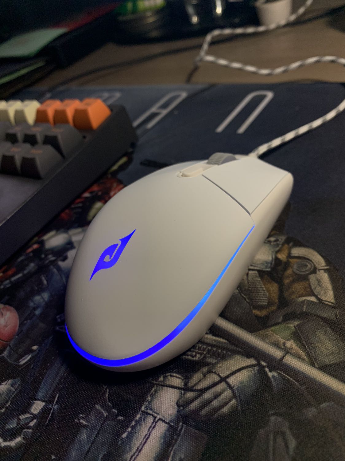 Giao hành nhanh, chuột đẹp, led rgb đẹp, dây bọc dù chắc chắn…giá quá rẻ