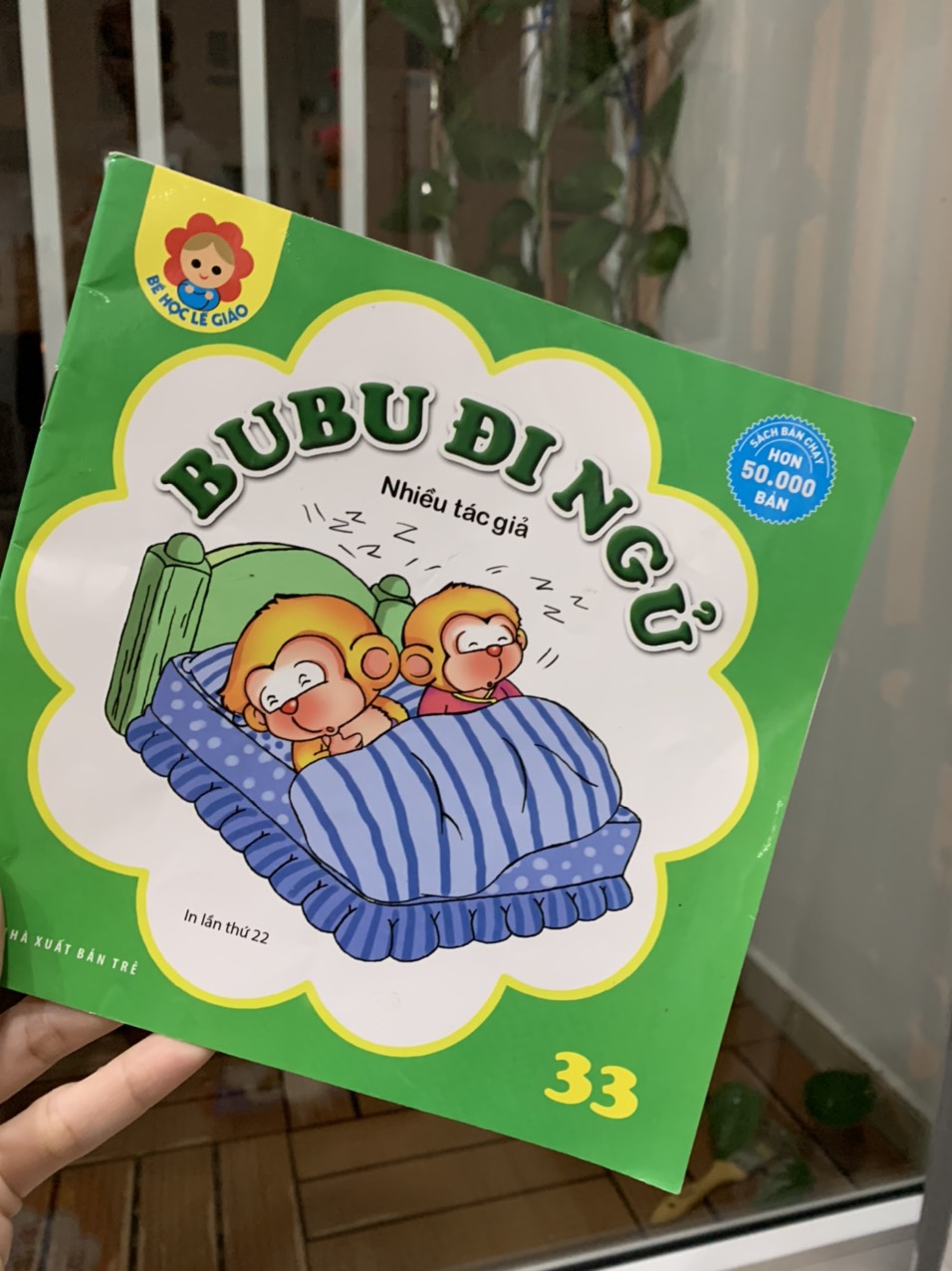 Truyện dễ thương, hình ảnh minh họa nhiều màu sắc. Qua truyện cũng dạy cho các bé nhiều thứ. Chữ in to rõ, có thể mua đọc cho bé nghe rồi sau này cho bé tập đọc cũng được.