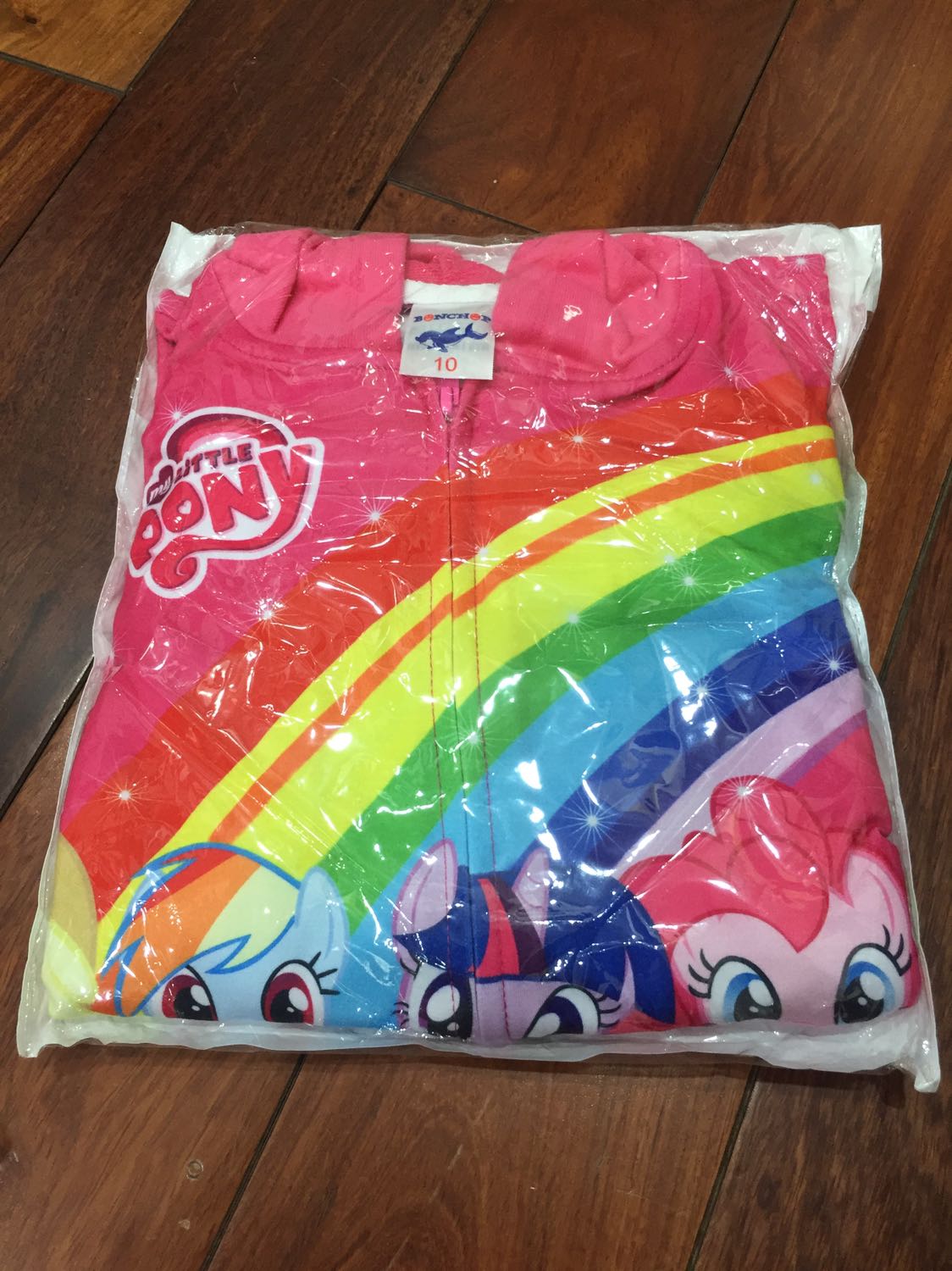 Áo đẹp giống như hình ;) Nên mua cả nhà ơi :D Đánh giá shop 5*