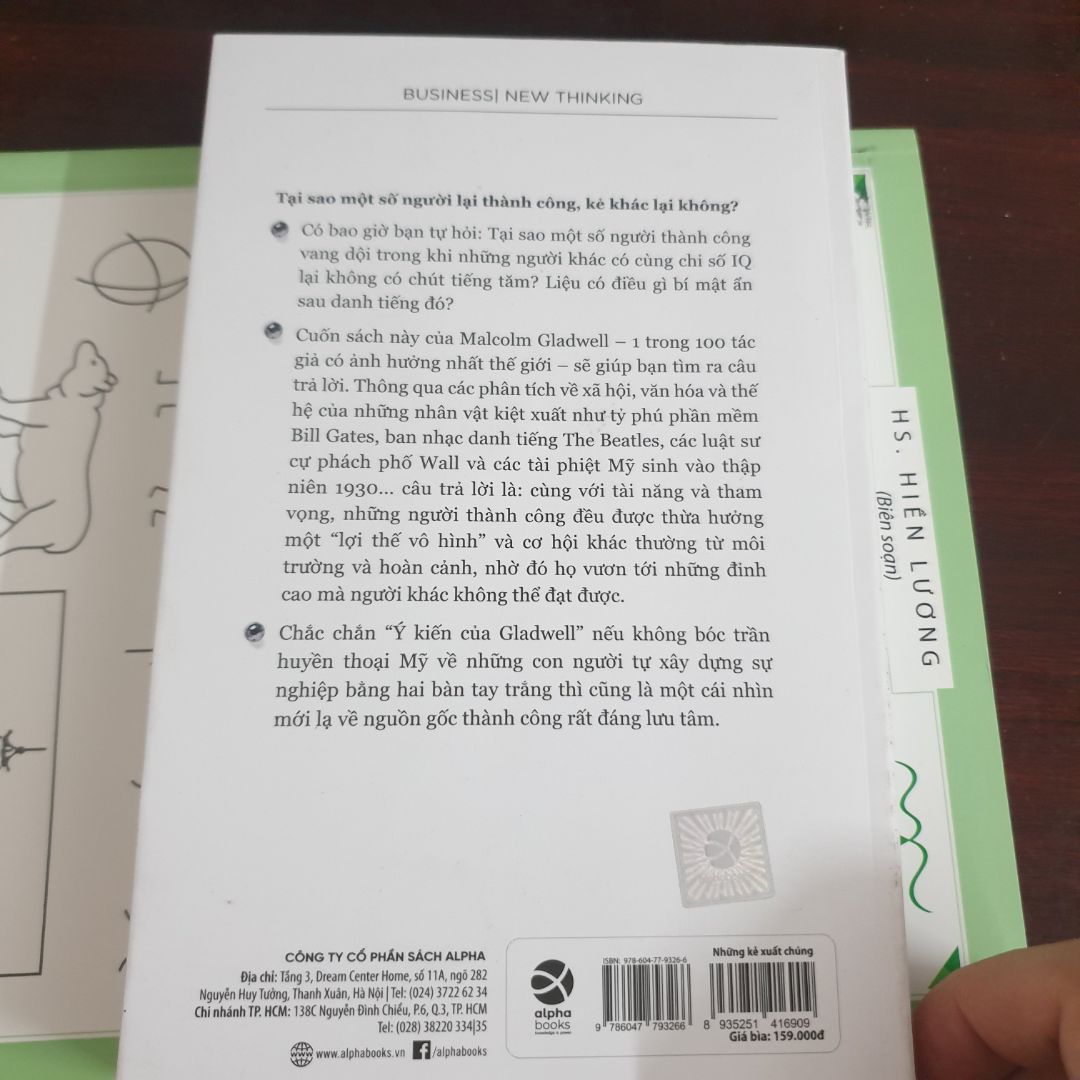 ''Những kẻ xuất chúng, xét cho cùng, chẳng hề xuất chúng" - Đó là luận điểm của tác giả đúc kểt gần cuối cuốn sách... Bằng những luận điểm chứng minh, phân tích, so sánh những cá nhân thành công, kiệt xuất và những cá nhân tưởng chừng như những điểm sáng nhưng cuộc đời không phải vậy. Mỗi cá nhân trở thành người xuất chúng giường như đều hội tụ đầy đủ về Thiên thời, địa lợi, nhân hòa; Với sự cố gắng không mệt mỏi, làm việc hăng say hoặc đứng dậy sau vấp ngã. Tóm lại IQ chỉ là 1 phần trong thành công của mỗi người.