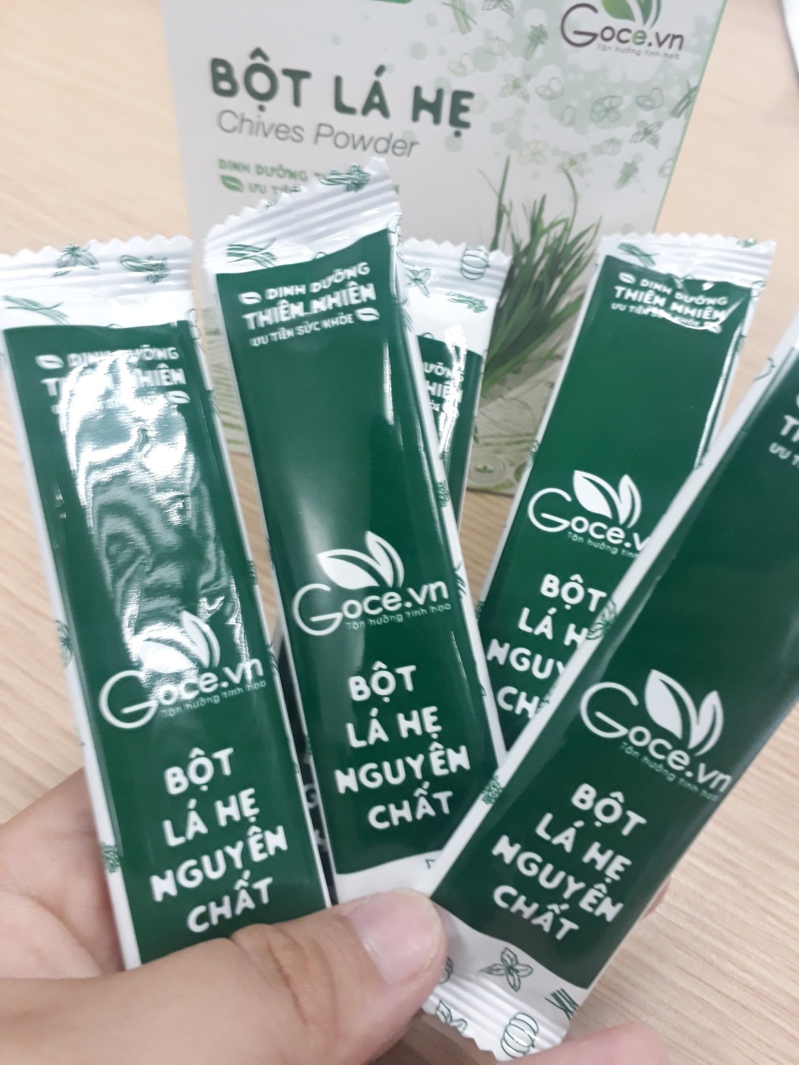 Bao bì sản phẩm đẹp, đóng thành từng gói nhỏ dễ sữ dụng, bảo quản. sản phẩm chất lượng giống với mô tả. mùi thơm dễ uống hơn thì thêm ít đường