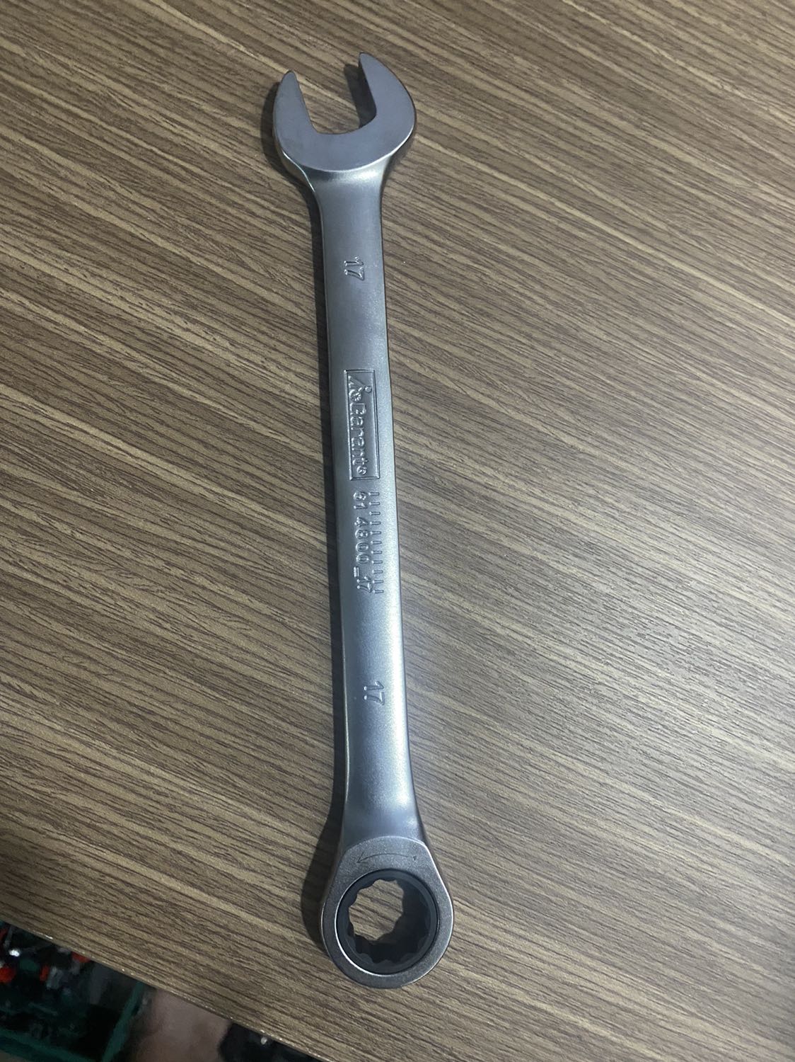 Cờ lê miệng, vòng tự động rất dễ sử dụng……..