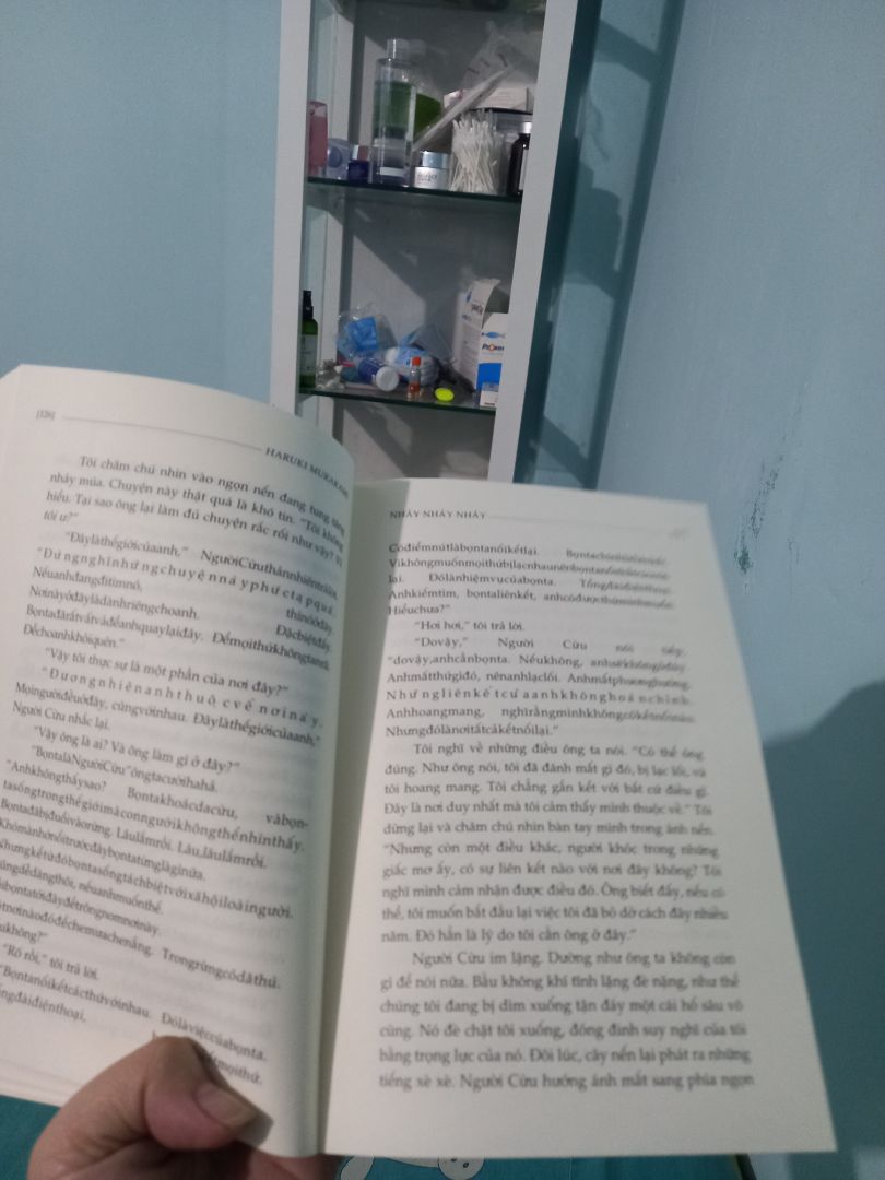 hài lòng với dịch vụ Tiki. nội dung sách hay  nhưng tai sao sách lai lỗi như vậy từ trang 121 tới 131 . Nhờ Tiki giải thích giùm..