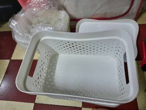 Giao hàng chậm, hàng đóng gói kỹ nhưng mua 2 cái mà xếp sao cái bên trong bị cong. Làm hộp móp