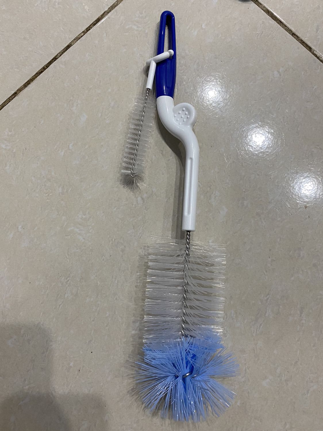 Cây xúc bình xoay 2 chiều dễ sử dụng