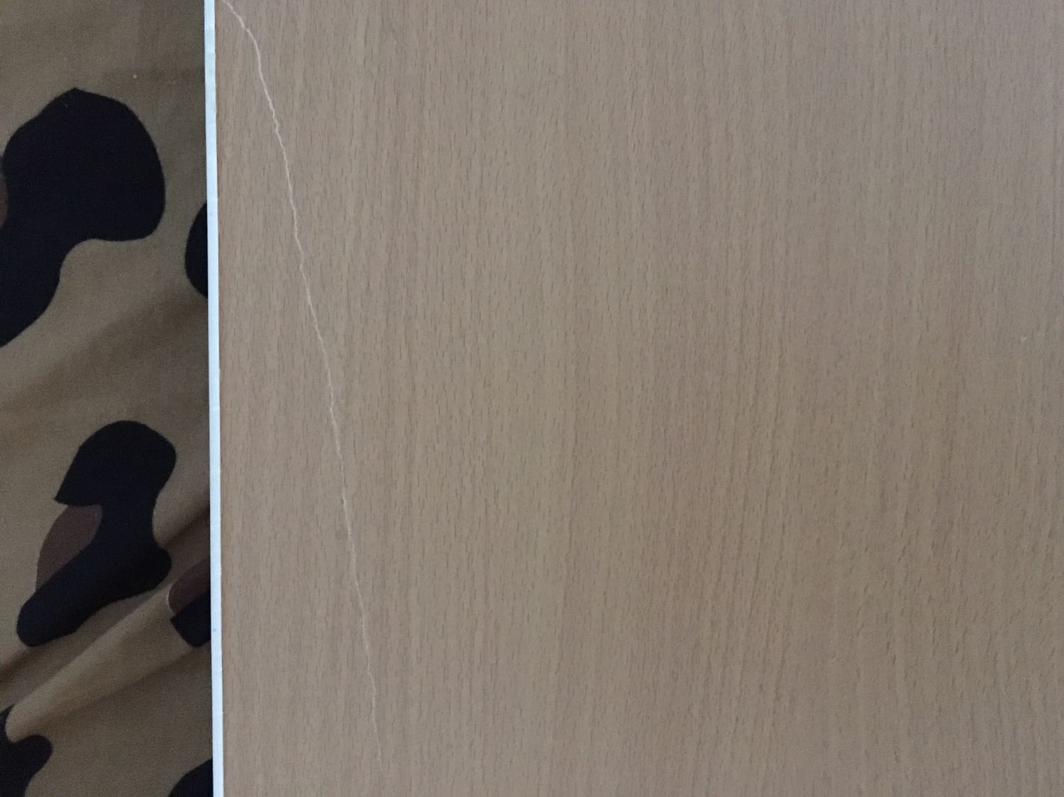 Trời ơi trời bốn chân  1 chân ngắn hơn chân còn lại rồi học đường nào sản phẩm không giống với hình quảng cáo