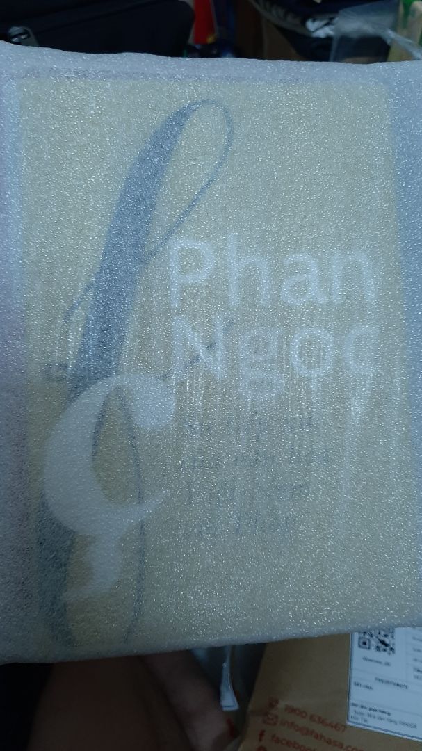 Sách mới, được bọc nilon bên ngoài cẩn thận, tránh bụi bặm. Mua ngay lúc sale nên giá ổn. Giao hàng siêu nhanh, tối hôm qua đặt sáng nay đã có.