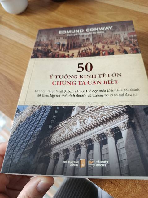 Sách k bọc, có nếp gấp như sách trưng bày đã đọc. Nhưng về cơ bản chất lượng sách ok, cứng cáp in sắc nét