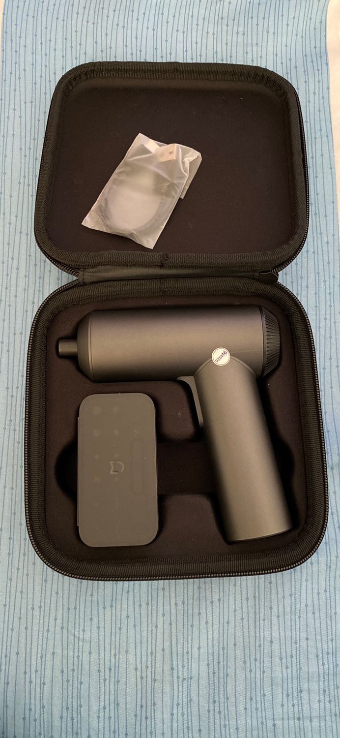 Máy mạnh, đẹp, độ hoàn thiện cao, màu đen nên nếu dùng ở môi trường bụi bẩn thì nhìn hơi dơ xíu