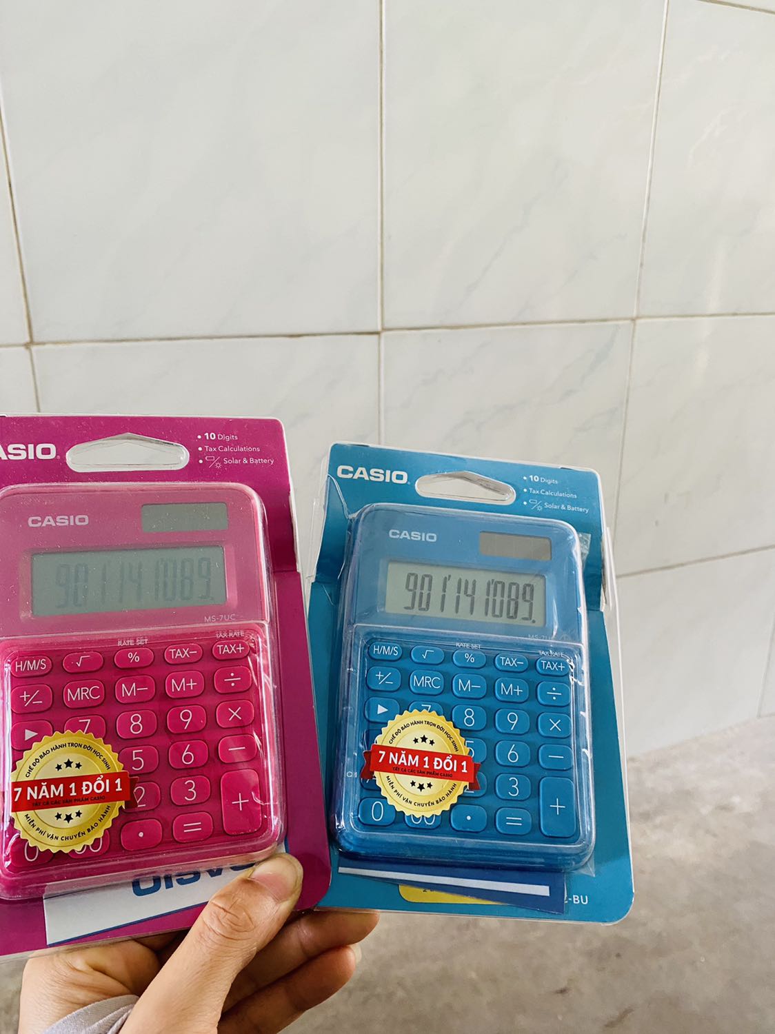 Máy đỏ ko lên nổi như hết pin shop nhấn tin lại giùm đế đổi nha