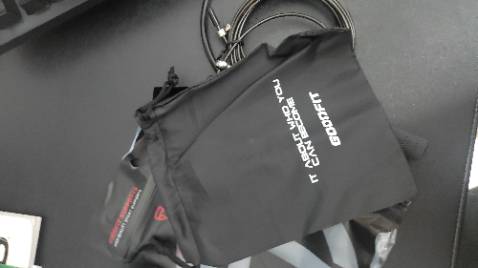 Dây nhẹ, chắc chắn, gọn gàng, có kèm túi nhỏ bỏ dây. Dây này tập thể lực nhưng hơi nhẹ, phù hợp tập tốc độ. 5 sao