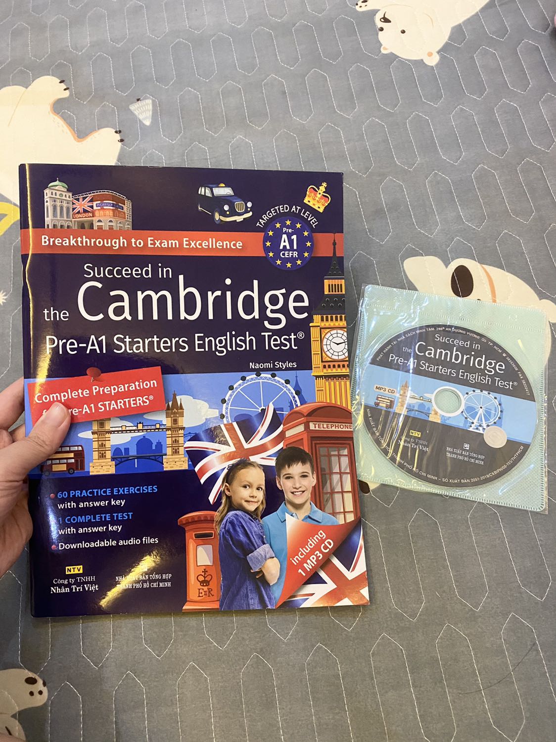 Sách đẹp, có kèm CD ( chưa *** thử chất lượng CD)
Màu sắc đẹp, sắc nét, tiki giao siêu nhanh ?