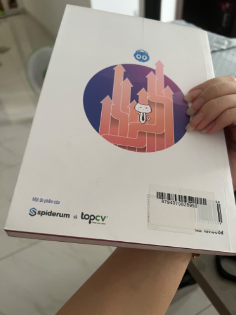 Lần đầu tiên mua sách tiki thấy đóng gói tệ như vậy. Ko có hộp hay túi gì bọc sách lại. Sách bụi và ố bìa như ảnh chụp!!