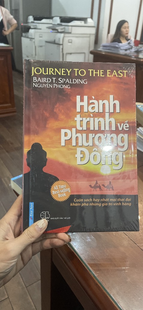 Sách đẹp, đóng gói cẩn thận và giao cực nhanh. Mình đang cần gấp làm quà tặng mà đặt chiều hnay sáng hôm sau đã giao. 10 sao!!!