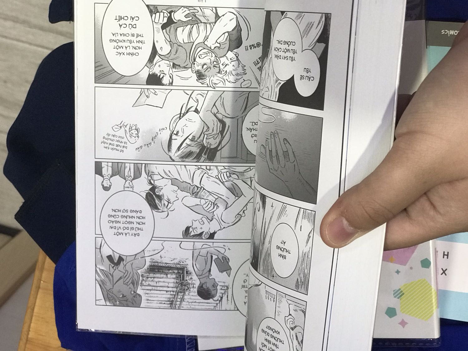 Truyện rất cute và dễ thương ạ. Tập 2 rất dày và chắc chắn, cứng hơn tập 1 và 3 nhiều ạ. Giao hàng khá trễ mà thôi kệ vậy. Nói chung mọi người nên mua nhoa ạ Truyện rất cute và dễ thương ạ. Tập 2 rất dày và chắc chắn, cứng hơn tập 1 và 3 nhiều ạ. Giao hàng khá trễ mà thôi kệ vậy. Nói chung mọi người nên mua nhoa ạ