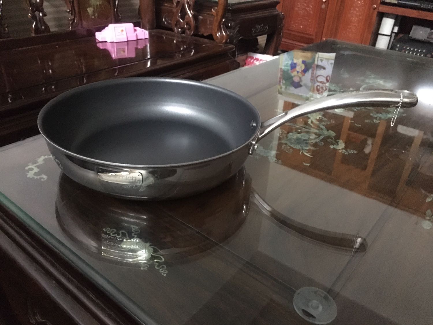 Sản phẩm đúng như trên ưeb. Kiểu dáng đẹp. Hiện đại. Giá cả hợp lý. Tuy nhiên đóng gói bao bì sơ Sài, quét mã vạch không có đơn vị sản xuất. Không tìm được xuất sứ nguồn gốc sản phẩm. Sản phẩm đúng như trên ưeb. Kiểu dáng đẹp. Hiện đại. Giá cả hợp lý. Tuy nhiên đóng gói bao bì sơ Sài, quét mã vạch không có đơn vị sản xuất. Không tìm được xuất sứ nguồn gốc sản phẩm.