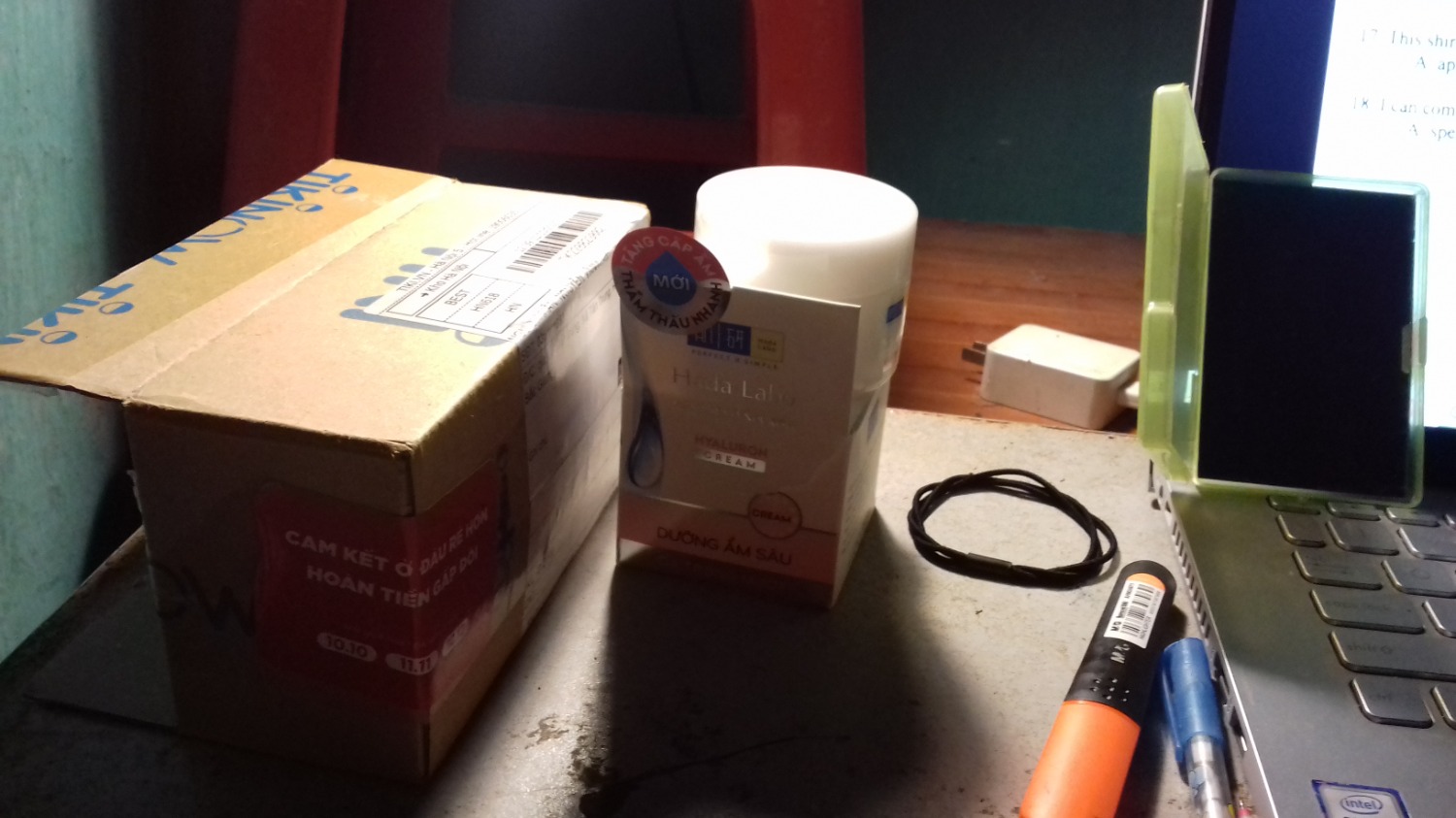 giao hàng cực nhanh mất có hơn ngày
sản phẩm đẹp sang trọng còn mới hạn dùng lâu bao bì đẹp bắt mắt
đóng gói hàng cẩn thận đẹp chất lượng
review sản phẩm : hàng được của nó  không mùi thành phần an toàn ; dùng rất thích ;hết khô bong tróc da vào mùa hanh khô - mùa lạnh ở miền bắc; ....
nói chung mọi người nên mua mãi ủng hộ tiki và shop