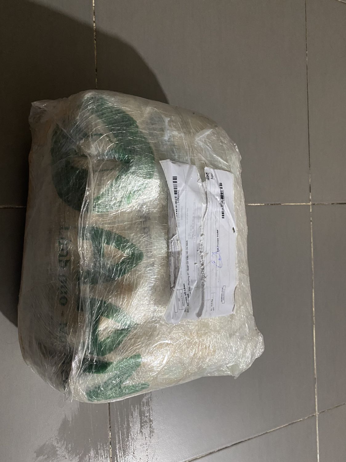 Giao quá chậm, không có thông tin, dù tôi đã phản ánh trực tiếp đến tiki lẫn nơi bán Giao quá chậm, không có thông tin, dù tôi đã phản ánh trực tiếp đến tiki lẫn nơi bán