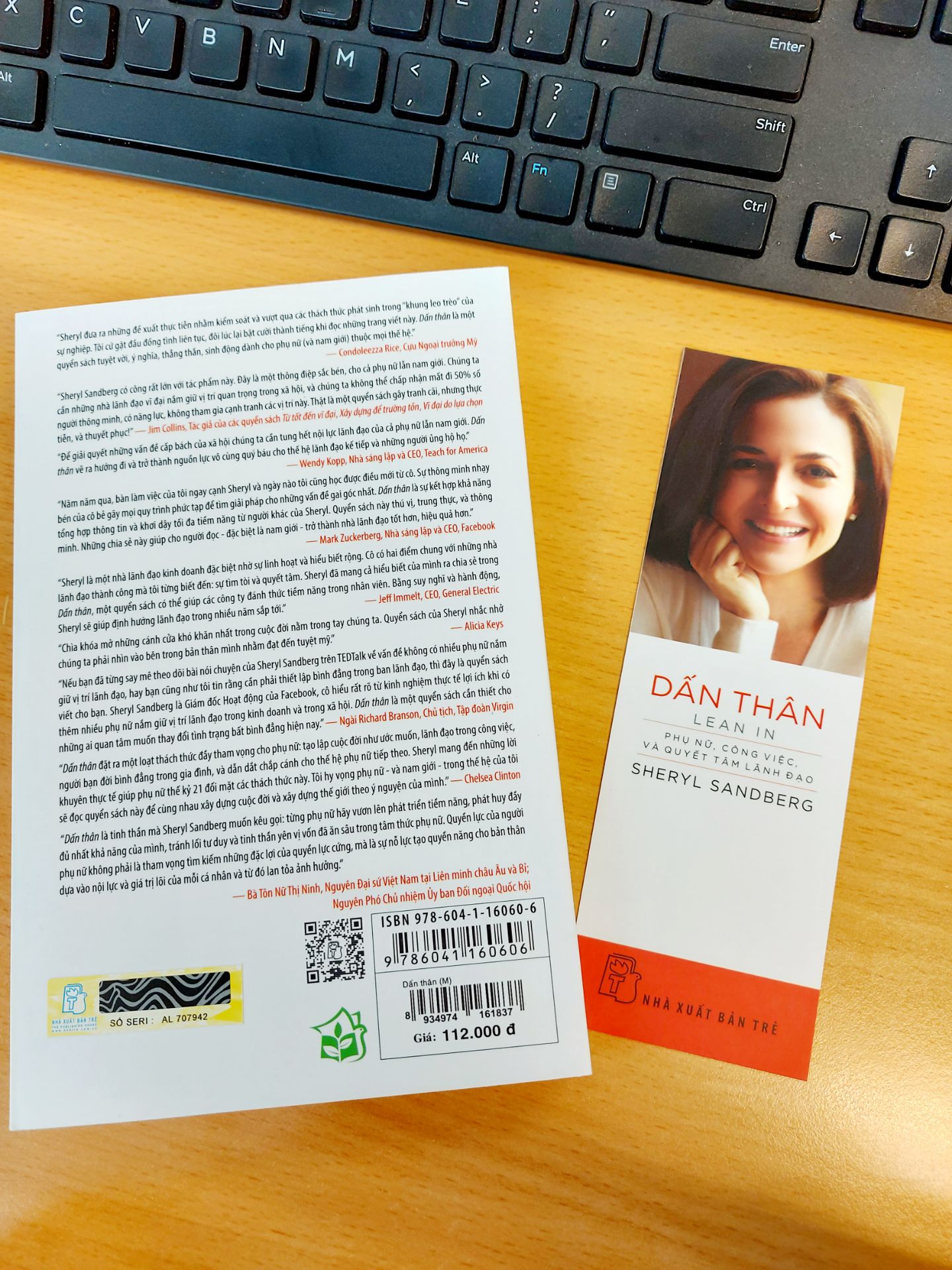 mua đợt dọn kho Tiki cuối năm nên ship mất 1 tuần mới tới nhưng ko sao, sách bọc nilong cẩn thận, có bookmark, review đánh giá cao, nhiều người nổi tiếng giới thiệu và viết lời bình cho cuốn này nên chắc chắn sẽ hay