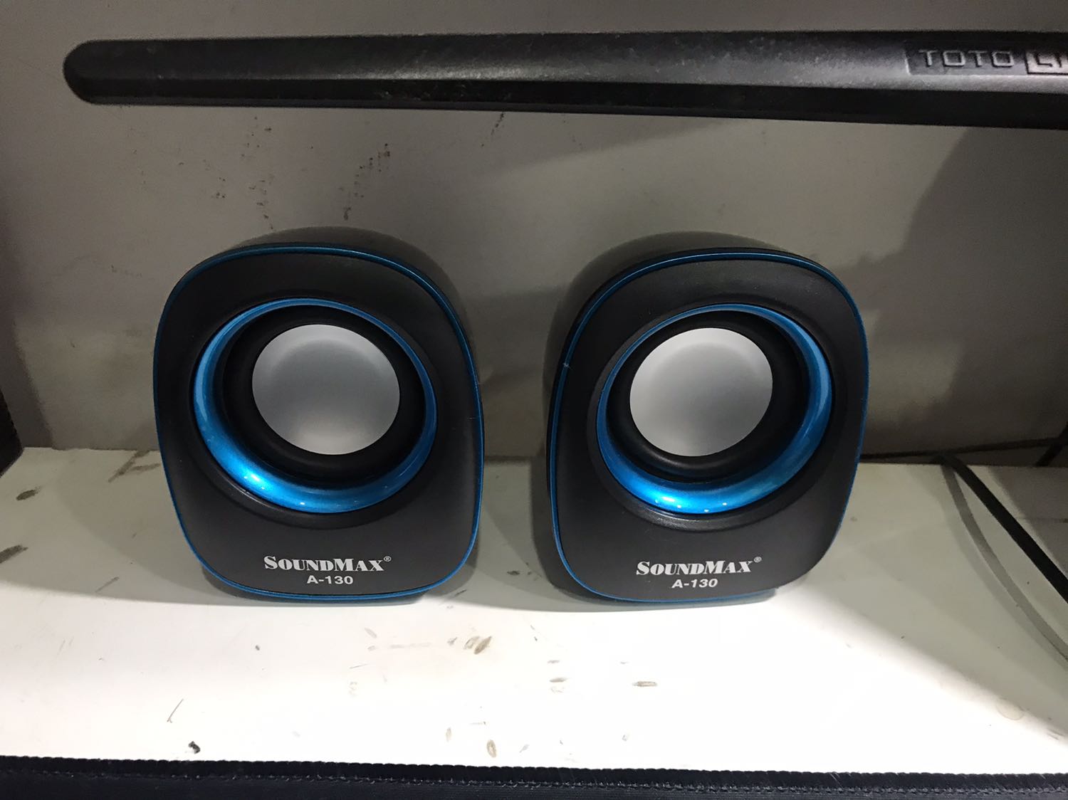 Đóng gói của Tiki và shop đẹp, giao hàng nhanh. Nhìn sản phẩm gọn nhỏ đúng sản phẩm là vui. Mới nhận hàng chưa biết tốt bền không, chứ giao hàng nhanh và đóng gói đẹp là hài lòng trước đã. Xin ủng hộ tiki