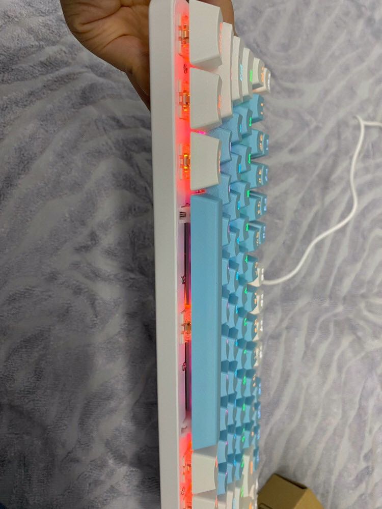 mới nhận hàng sáng nay. 
Nhìn nhận ban đầu bàn phím sử dụng khá tốt, đánh êm tay, đèn đóm đầy đủ :)
Với tầm giá như của shop thì khuyên dùng. mới nhận hàng sáng nay. 
Nhìn nhận ban đầu bàn phím sử dụng khá tốt, đánh êm tay, đèn đóm đầy đủ :)
Với tầm giá như của shop thì khuyên dùng.