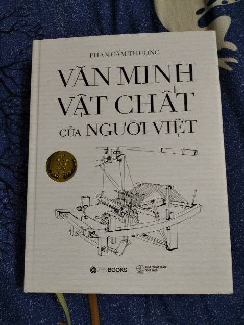 Sách đẹp, bìa cứng nên sách cầm rất chắc tay ổn, nội dung ổn, tranh đẹp vừa có vẽ tay vừa có hình thực tế, đánh giá rất cao nha