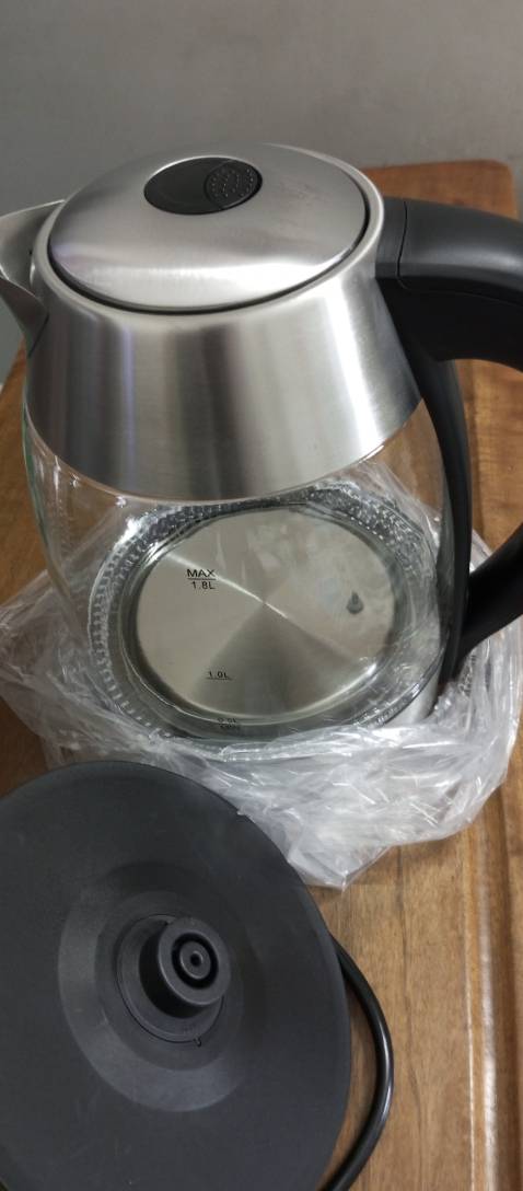 Đun sôi nhanh, giao hàng nhanh, đúng chất lượng mẫu mã đẹp, đóng gói kỹ.... Tuy nhiên miệng ấm hơi nhỏ khó đưa tay vào rửa khi cần ... Còn lại tốt