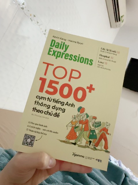 Ủa sao mình đặt comboo 2 cuốn mà giao 1 cuốn cụm từ thôi vậy??? Giá thanh toán gần 300k???