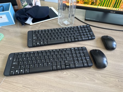 2 phím V, B không sử dụng được.
Rất mắc công.