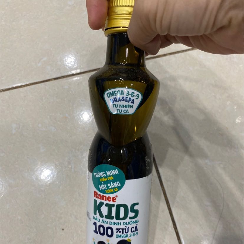 Dầu có mùi hắc quá, bé bỏ luôn tô cháo vì nói có mùi kì Dầu có mùi hắc quá, bé bỏ luôn tô cháo vì nói có mùi kì