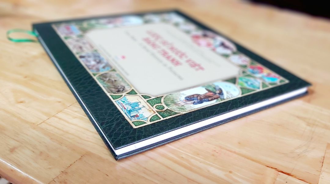 Sách đẹp, khổ giấy in dài và công phu. Ảnh minh họa in màu. Sách mang tình tham khảo, nội dung sách tùy thuộc kỳ vọng của mỗi người. 
Dịch vụ Tiki tốt và tiện lợi, Sách bản to được bọc hộp lịch sự và chắc chắn. Hàng được giao sớm hơn 3 ngày (mình đặt hình thức giao hàng tiêu chuẩn). Mình rất ưng. Thanks!