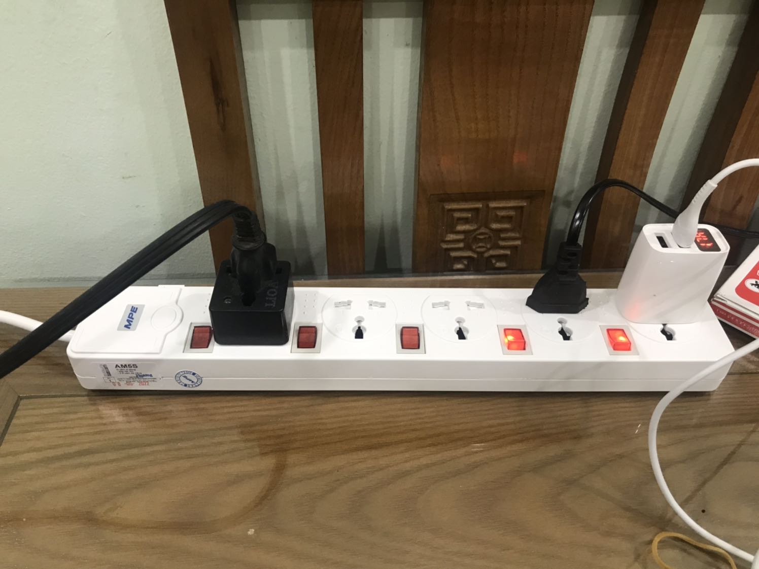 Giao hàng nhanh trước thời hạn - Ổ cắm đẹp, tiện lợi khi sử dụng