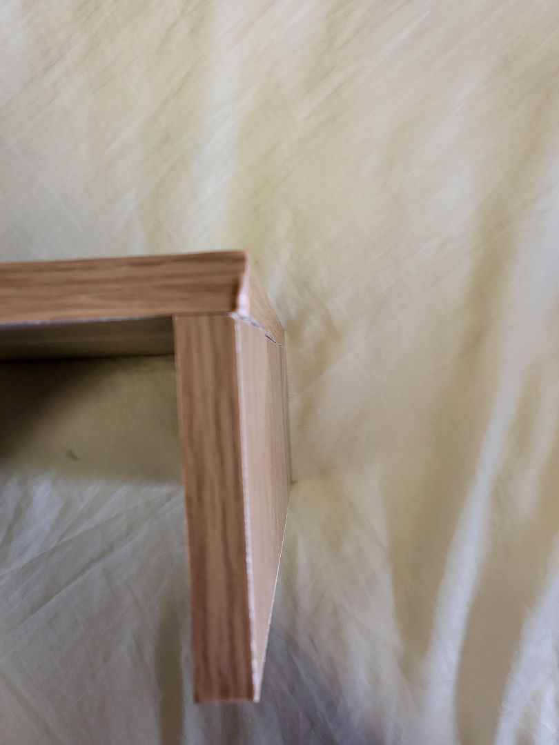 Kệ tạm được. Hoàn thiện không được tốt lắm, lỗ bắt vít lệch làm dư thừa mấy chỗ. Kệ tạm được. Hoàn thiện không được tốt lắm, lỗ bắt vít lệch làm dư thừa mấy chỗ.