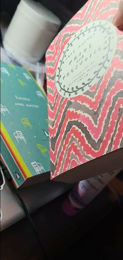 sách siêu xinh với dễ đọc, giấy đẹp bìa xinh nữa