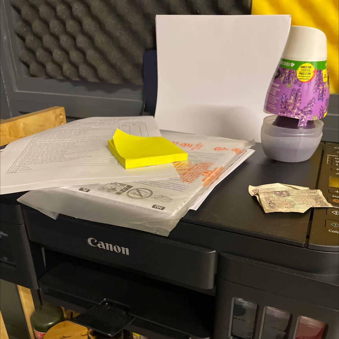 Hình thức, đóng gói đẹp. Không trầy xước, không tì vết. In ra rõ nét không bị nhoè.
Bị cái thời gian in hơi chậm kể cả in trắng đen
Hướng dẫn aetup dễ dàng